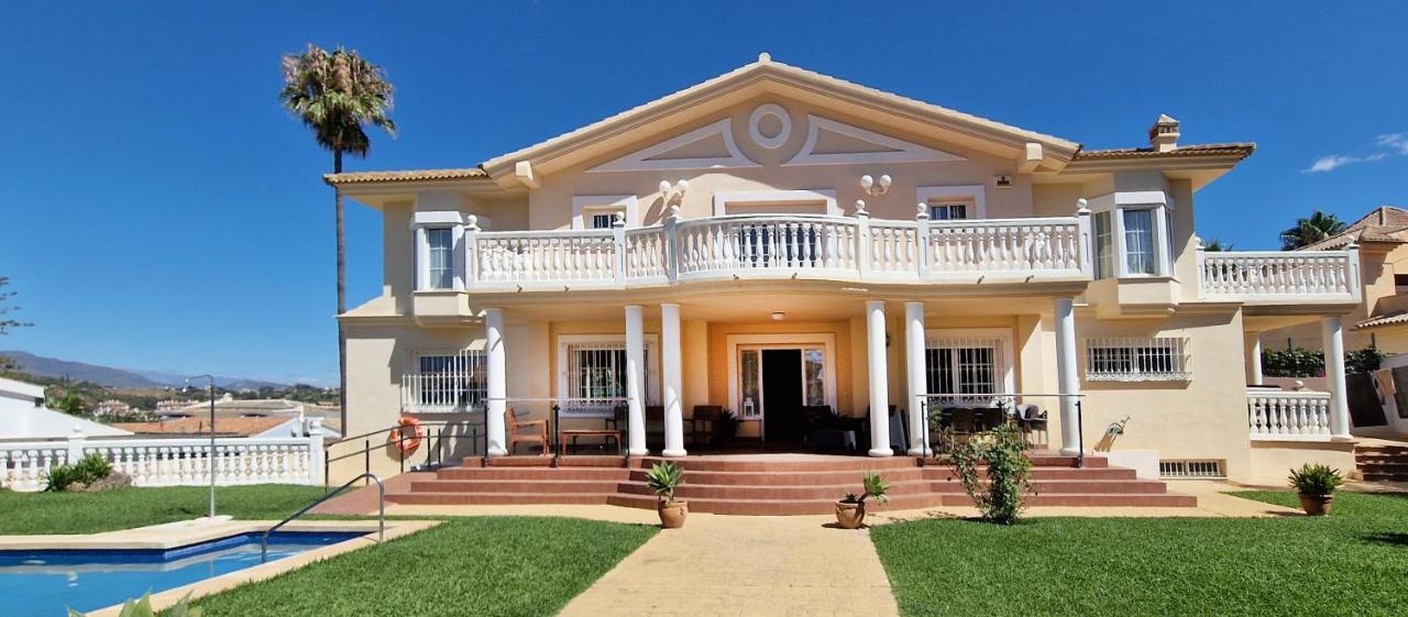 Golden Villa Costa Del Sol - Big Private Pool - Bbq - Good Location Fuengirola Buitenkant foto