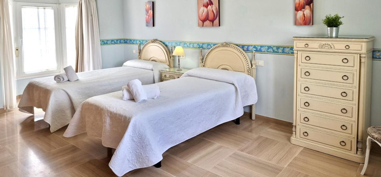 Golden Villa Costa Del Sol - Big Private Pool - Bbq - Good Location Fuengirola Buitenkant foto