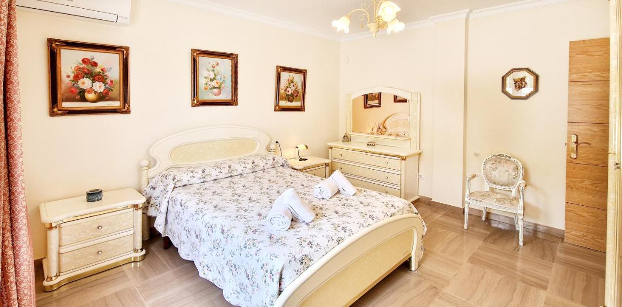 Golden Villa Costa Del Sol - Big Private Pool - Bbq - Good Location Fuengirola Buitenkant foto